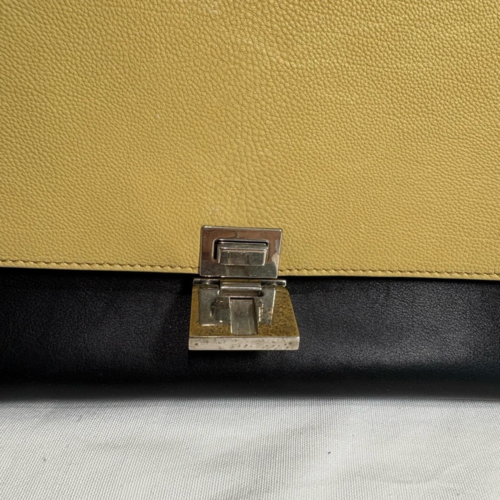 Authentic CELINE  Tri color trapeze bag LUGGAGE w duster, cards & certificate - Picture 8 of 16
